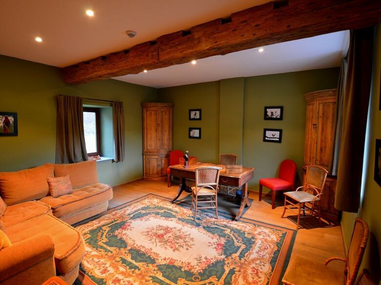Lovely Holiday Home In Mettet With Garden