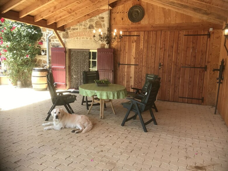 Alluring Holiday Home With Pool, Barbecue, Sun-loungers