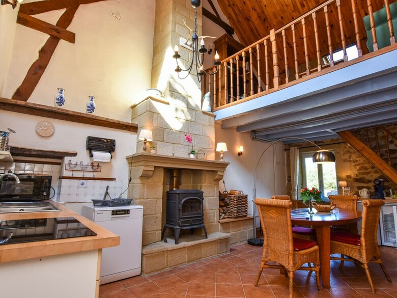 Alluring Holiday Home With Pool, Barbecue, Sun-loungers