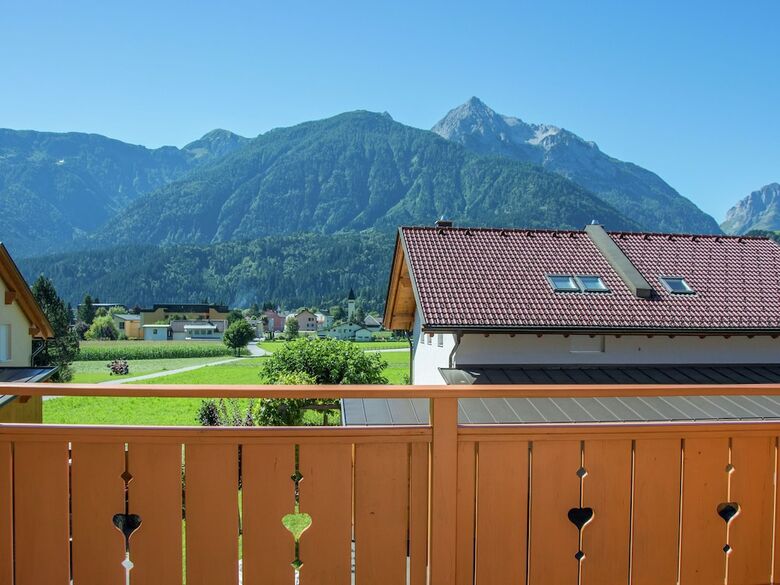 Modern Chalet In K�tschach-mauthen Near Ski Area