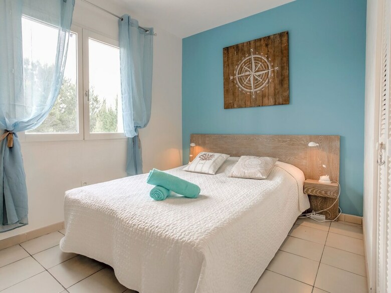 Alluring Villa In Pouzols-minervois With Pool