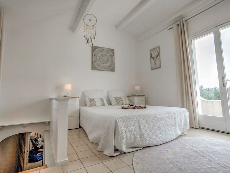 Alluring Villa In Pouzols-minervois With Pool
