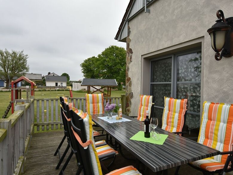 Spacious Apartment In Pepelow With Garden Terrace