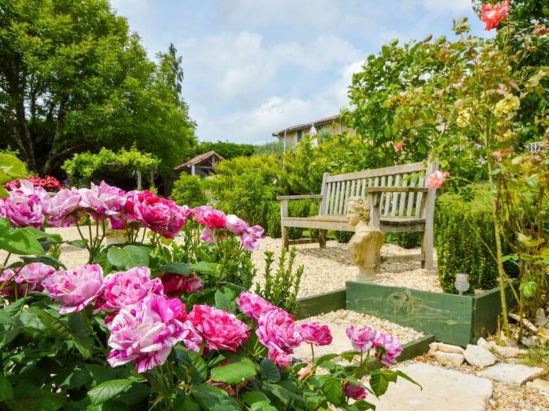 Cozy Holiday Home In La For�t-de-tess� With Private Pool