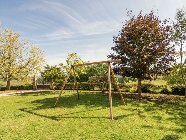 16th Century Tower With Large Garden And Beautiful Views