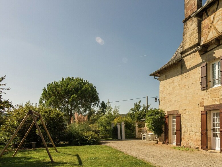 16th Century Tower With Large Garden And Beautiful Views