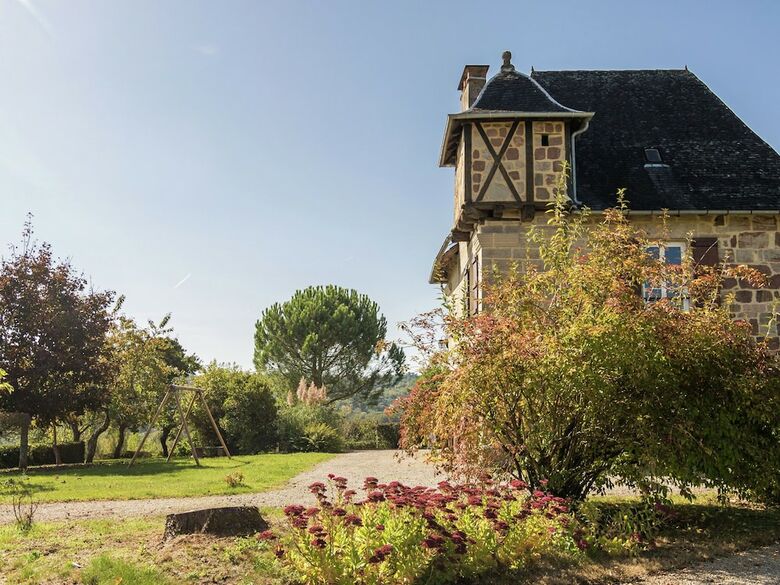16th Century Tower With Large Garden And Beautiful Views