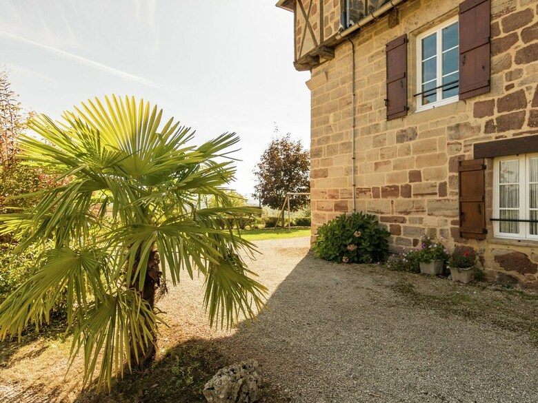 16th Century Tower With Large Garden And Beautiful Views