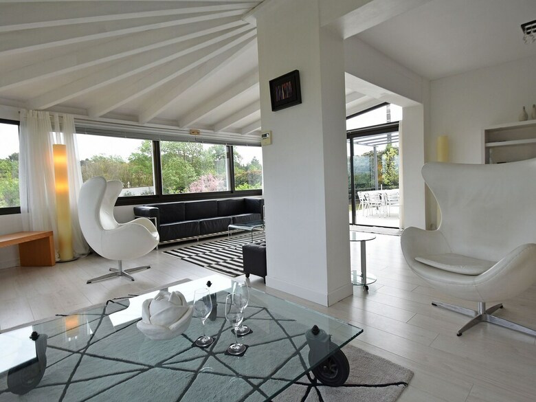 Modern Villa In Malves-en-minervois With Private Pool
