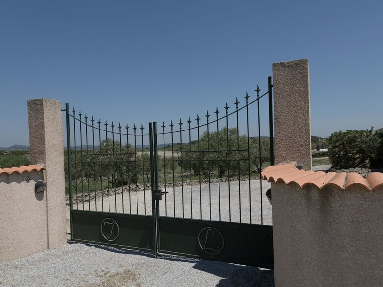 Spacious Villa With Studio And Private Olive Grove In The Beautiful Aigne