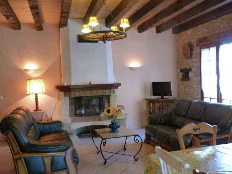 Vintage Home In Siorac-en-p�rigord With Pool