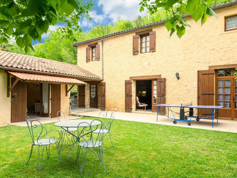 Vintage Home In Siorac-en-p�rigord With Pool