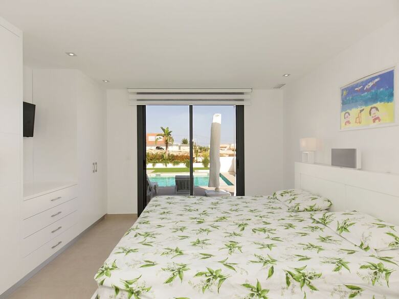 Plushy Villa In Torremendo With Pool And Reservoir Views
