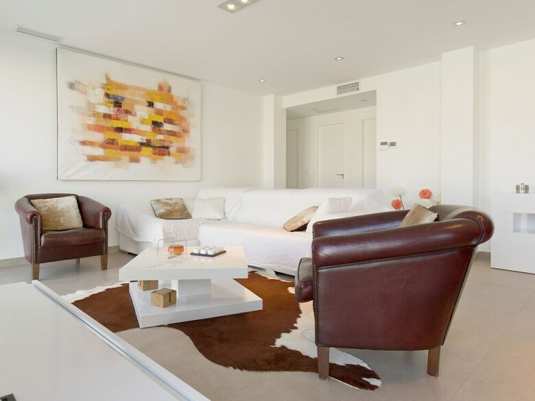 Plushy Villa In Torremendo With Pool And Reservoir Views