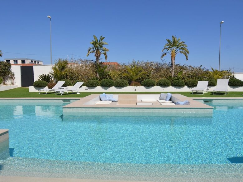 Plushy Villa In Torremendo With Pool And Reservoir Views