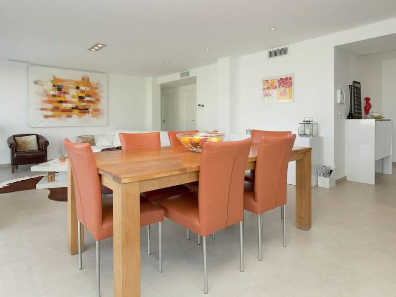 Plushy Villa In Torremendo With Pool And Reservoir Views