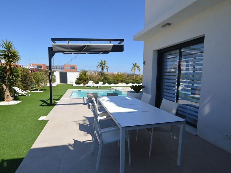 Plushy Villa In Torremendo With Pool And Reservoir Views