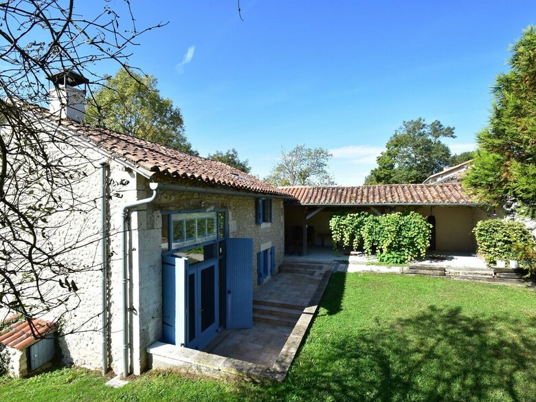 Quaint Holiday Home In Lusignac With Swimming Pool