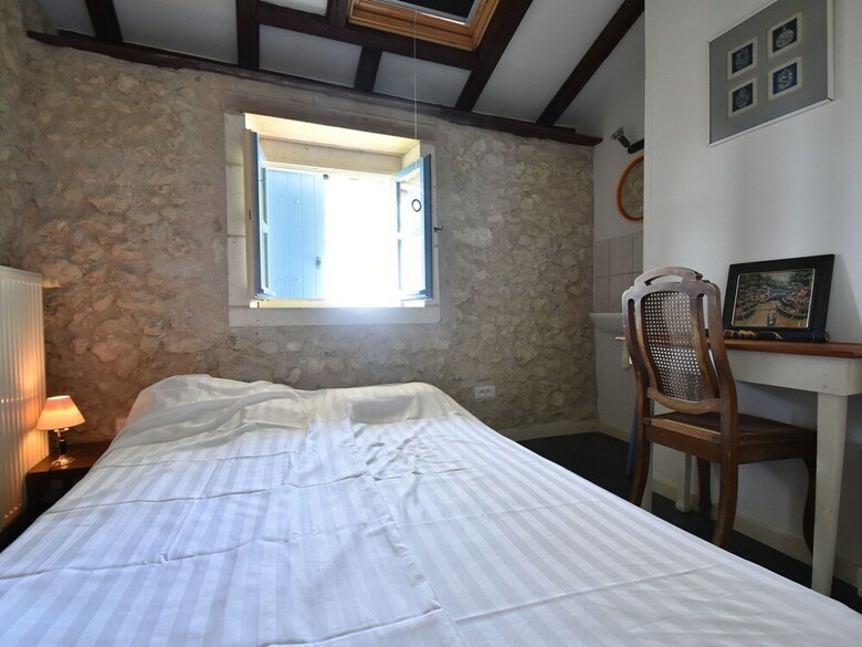 Quaint Holiday Home In Lusignac With Swimming Pool
