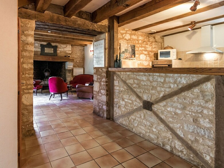 Heritage Holiday Home In Mayac With Pool