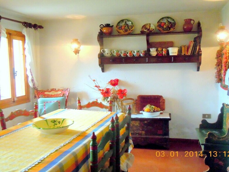 Cozy Detached House, Wide Garden, Wifi