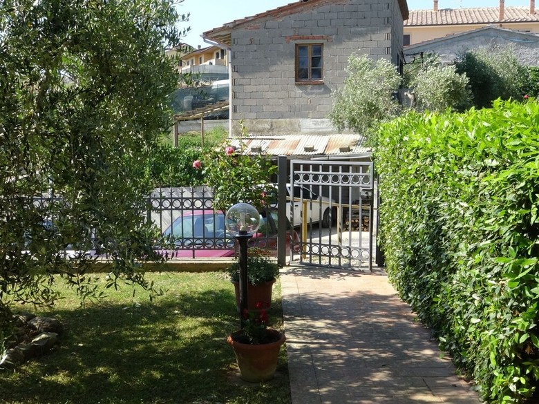 Well Kept Property With Garden With Lovely Panorama