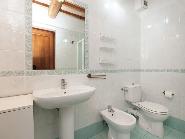 Well Kept Property With Garden With Lovely Panorama