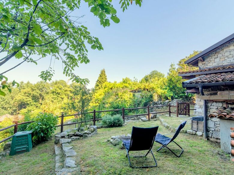 Authentic Rural House, 200 Mt Form The Parking