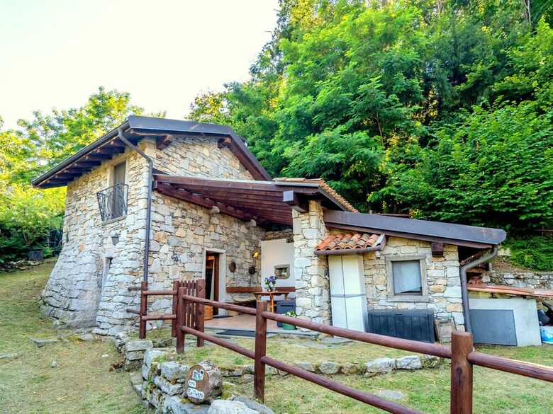 Authentic Rural House, 200 Mt Form The Parking