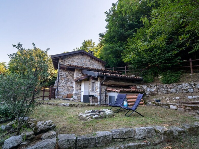 Authentic Rural House, 200 Mt Form The Parking