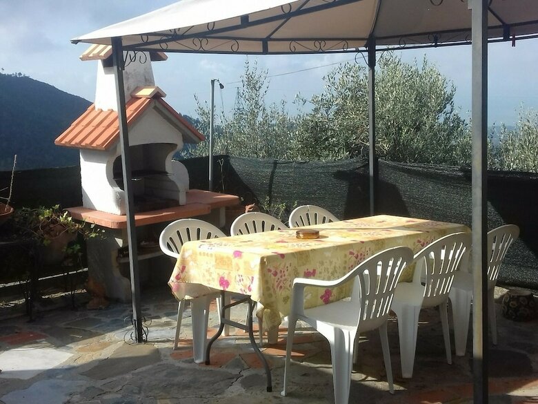 Modern Holiday Home In Montignoso With Terrace