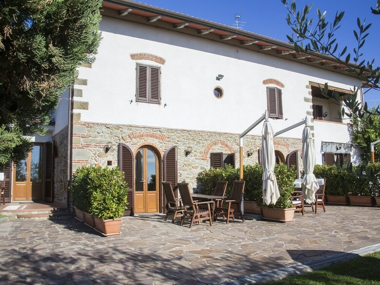 Modern Apartment In Larciano With Swimming Pool