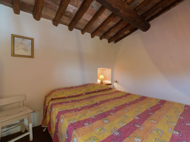 Lovely Holiday Home With Swimming Pool, Fireplace, Parking