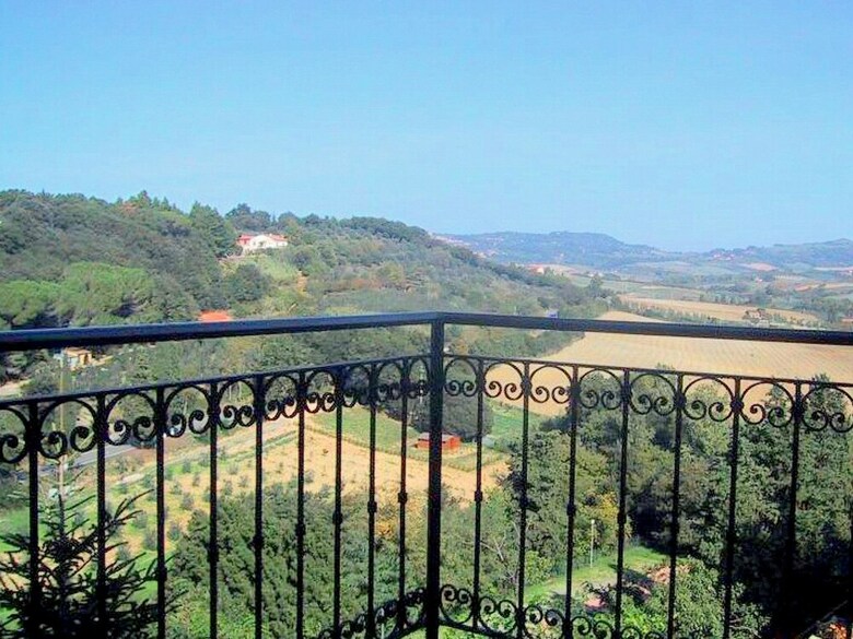 Cozy Holiday Home In Bibbona With Balcony & Heating