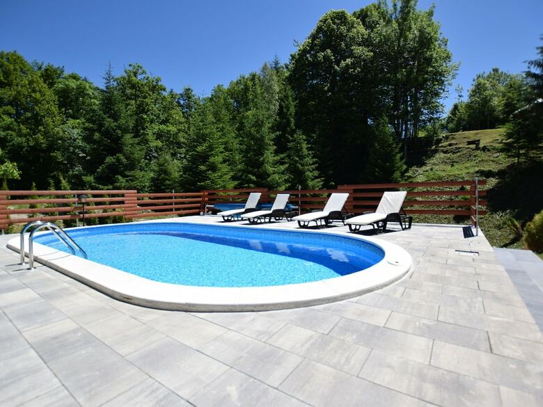 Adorable Home With Pool And Jacuzzi For Use Surrounded By Beautiful Nature !