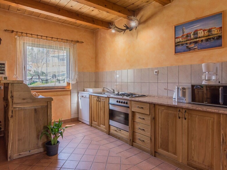 Adorable Home With Pool And Jacuzzi For Use Surrounded By Beautiful Nature !