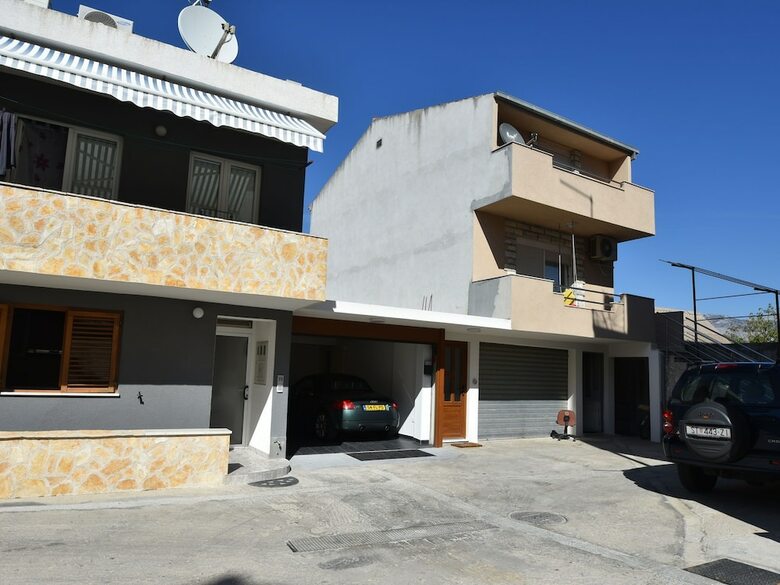 Spacious And Comfortable Apartment, 3 Km Outside The Historical Centre Of Split