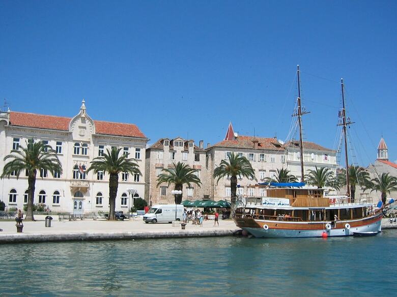 Spacious And Comfortable Apartment, 3 Km Outside The Historical Centre Of Split
