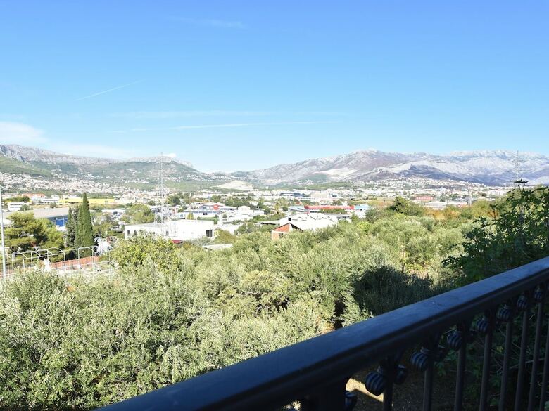 Spacious And Comfortable Apartment, 3 Km Outside The Historical Centre Of Split