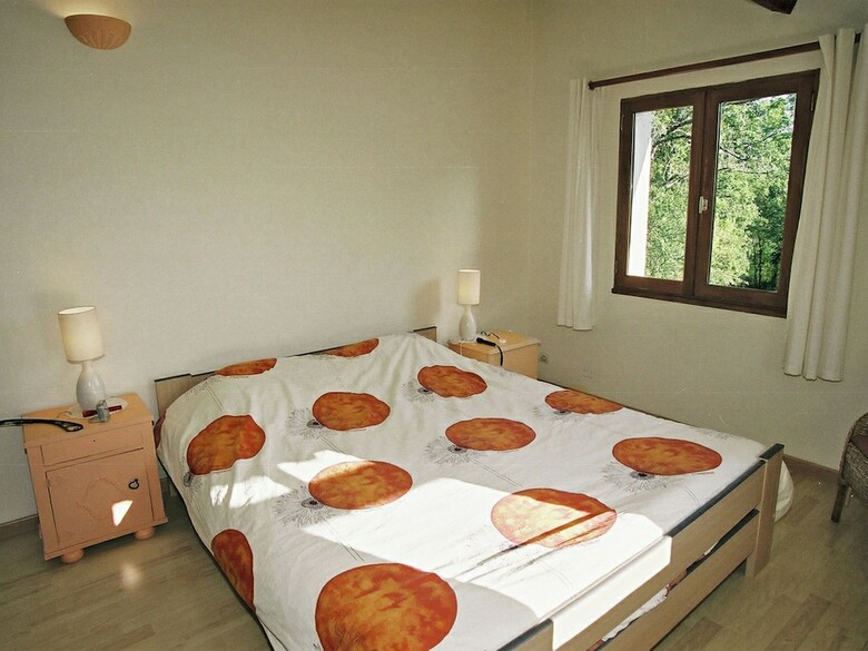Cosy Holiday Home In Parisot With Swimming Pool