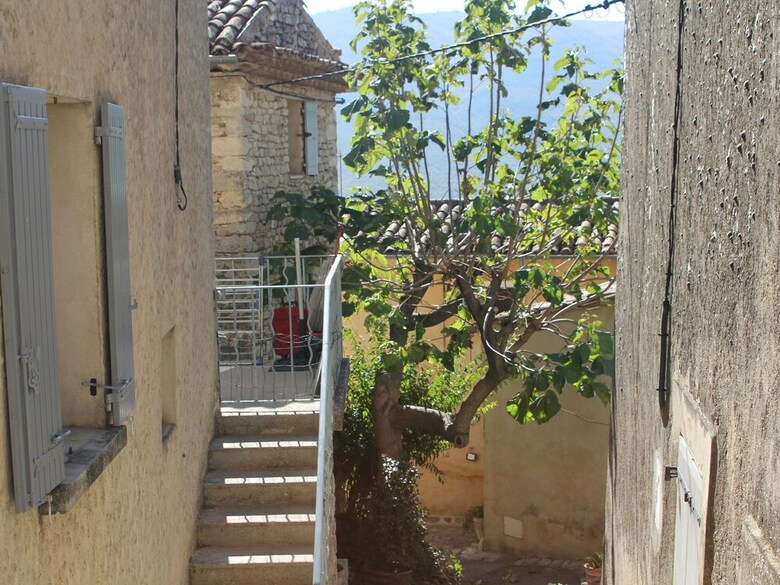 Cozy Cottage In Peaceful Hamlet Saint-martin-de-castillon
