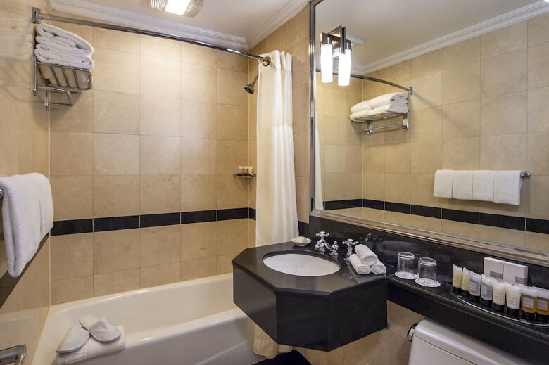 Hotel Warwick