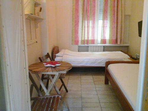 Hostal Guesthouse Lessi