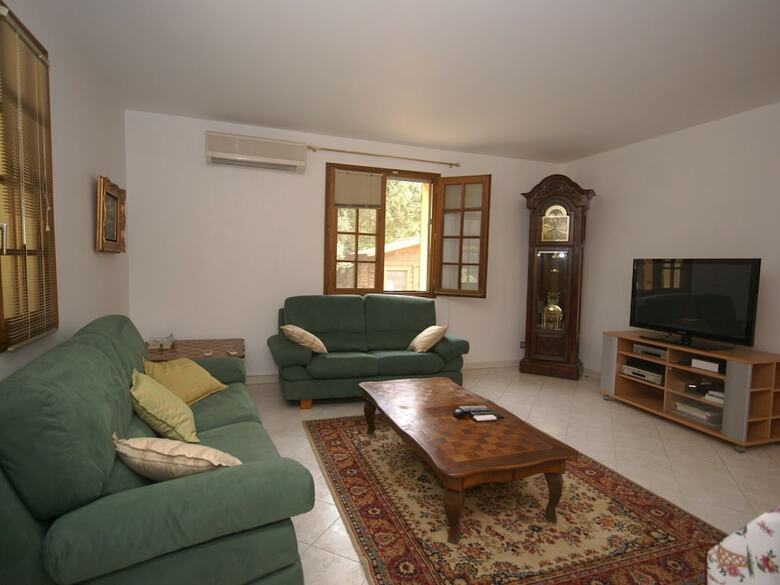 Cozy Villa In Sorgues With Swimming Pool