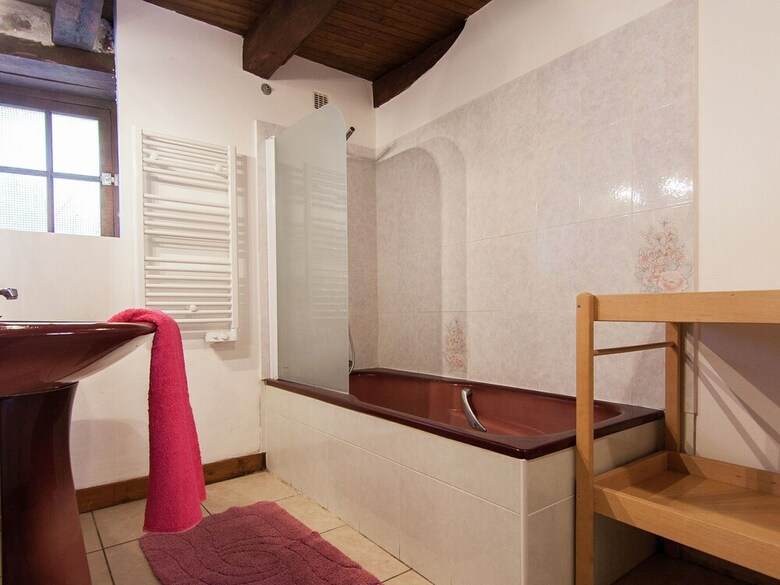 Peaceful Holiday Home In Teillots With Private Pool