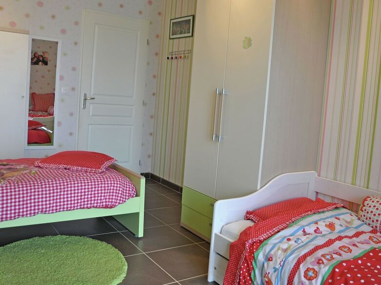 Luxurious Child-friendly Villa With Heated Private Pool And Stunning View