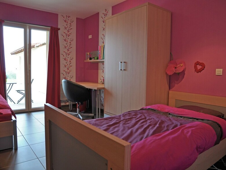 Luxurious Child-friendly Villa With Heated Private Pool And Stunning View