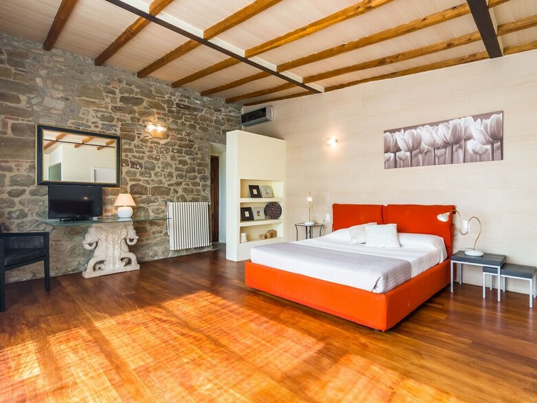 Exotic Holiday Home In Vinci With Swimming Pool