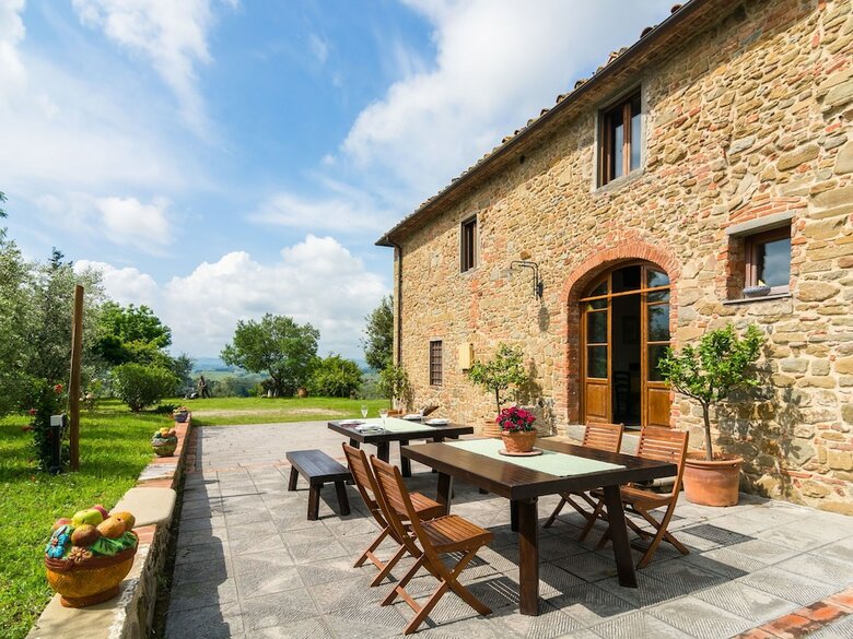Exotic Holiday Home In Vinci With Swimming Pool
