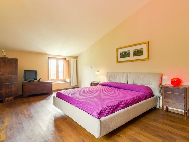 Exotic Holiday Home In Vinci With Swimming Pool